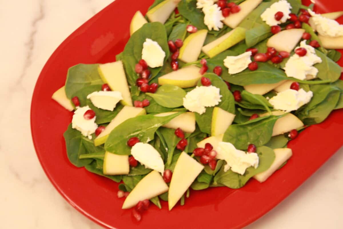 POMEGRANATE SPINACH SALAD WITH PEARS AND GOAT CHEESE