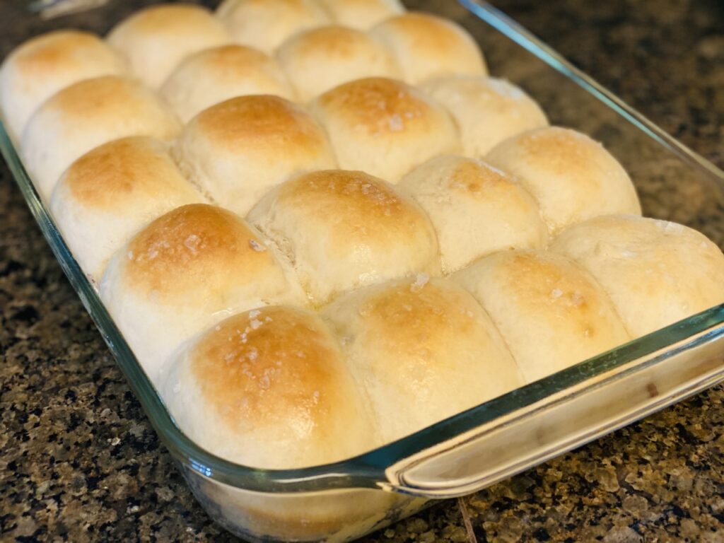 Freshly baked easy homemade soft dinner rolls