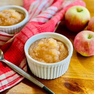 Substitutes for Apple Sauce featured cups of apple sauce and apples