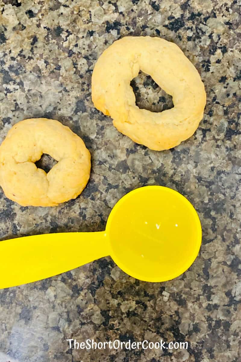 Taralli - Italian Pepper Cookies difference between a 5 or 6 inch long rope then in a circle for smaller size and hole