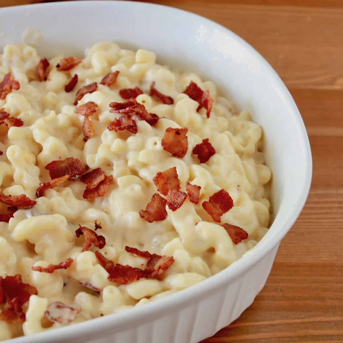 Old-Fashioned Baked Macaroni and Cheese with Bacon
