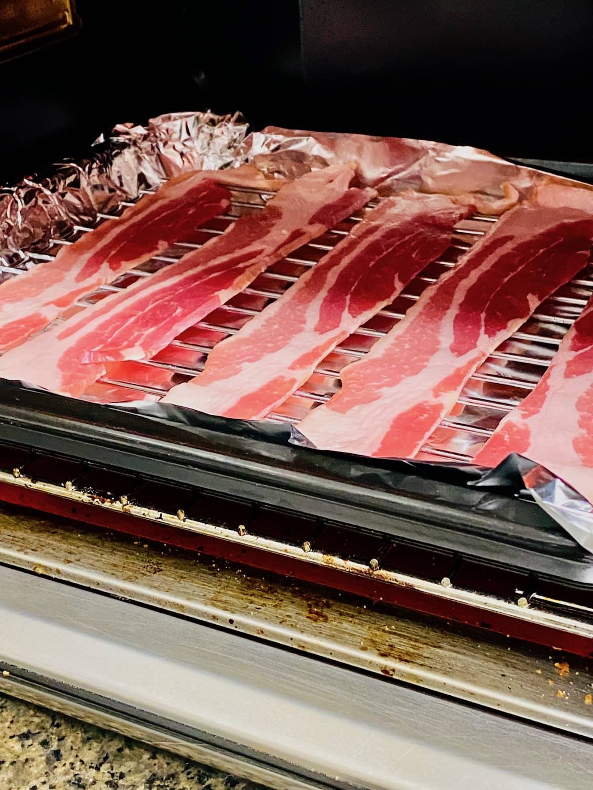 How to Form a Makeshift Roasting Rack Out of Foil for Crispier & Healthier  Oven-Cooked Bacon « Food Hacks :: WonderHowTo