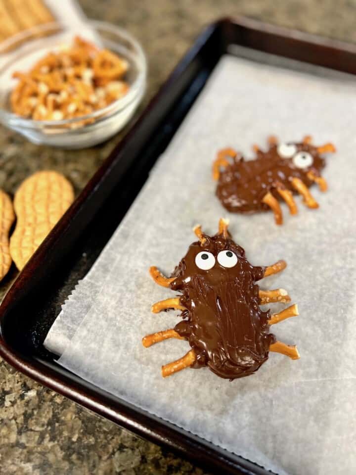 No Bake Halloween Spider Cookies - The Short Order Cook