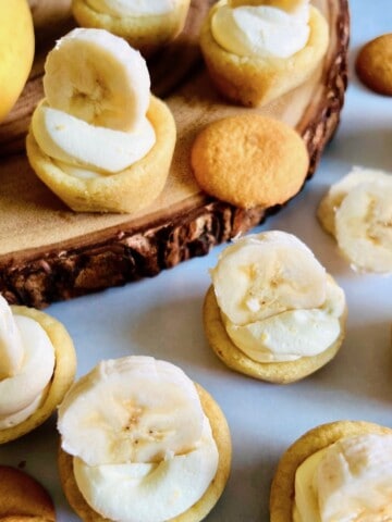 Banana Cream Pie Cookie Cups ready to eat.