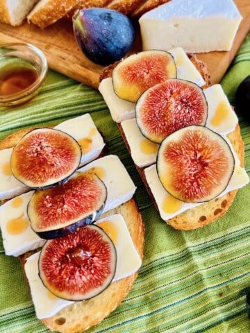 Fig and Brie Bruschetta ready to eat