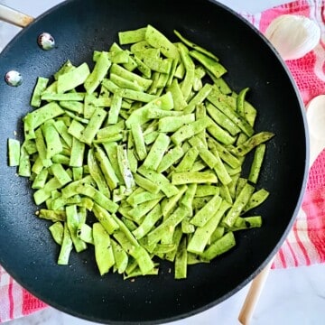 Skillet with Garlic Sauteed Romano Italian Green Beans