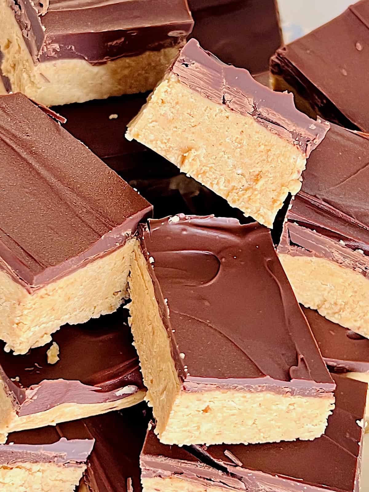 No Bake Chocolate Peanut Butter Bars Best summer dessert recipe.